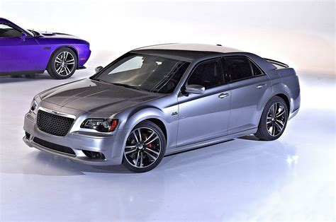 2013 Chrysler 300 SRT8 Core | Top Speed