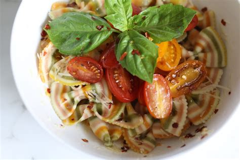 Spicy Rainbow Farfalline Pasta With Balsamic Tomatoes - Miss Liz Heart