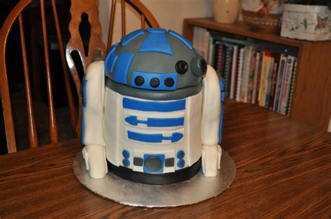 PEACH OF CAKE: R2D2 cake