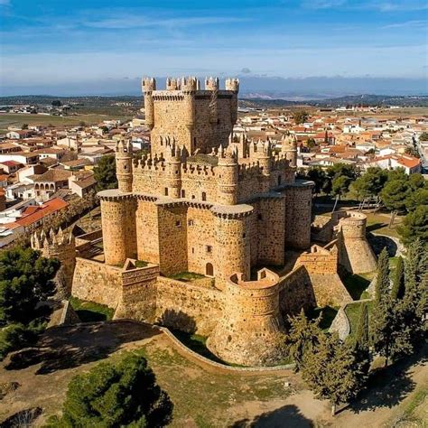 Castillo de Guadamur - Toledo - Castilla la Mancha - España. Castle ...