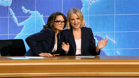 Tina Fey and Amy Poehler Brought Vintage ‘SNL: Weekend Update’ Energy to the 75th Primetime Emmys