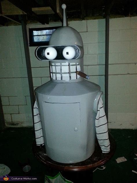 DIY Futurama Bender Costume - Photo 10/10