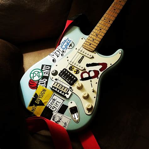 I made a Billie Joe (Green Day) "Blue" replica : guitars