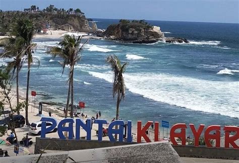 Pantai Klayar Pacitan - Lokasi, Rute & Harga Tiket, 2023