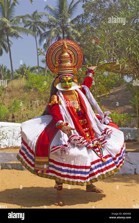 Kerala, Kathakali Dancer Performing Stock Photo - Alamy