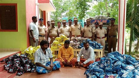 430 kg of banned gutkha products seized, three held - The Hindu