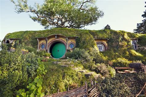 What It's Like to Visit the Real Hobbiton Movie Set in New Zealand ...