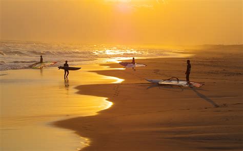 Surfing Wallpapers