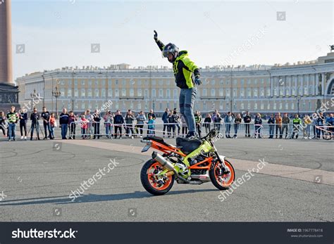 8,529 Moto stunt Stock Photos, Images & Photography | Shutterstock