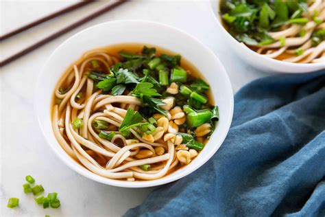 Vegetarian Japanese Udon Noodle Soup Recipe