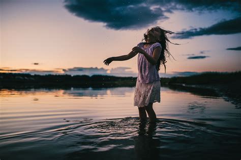 10 Tips For Emotive Blue Hour Portraits - Jen Bilodeau | Blue hour photography, Blue hour ...