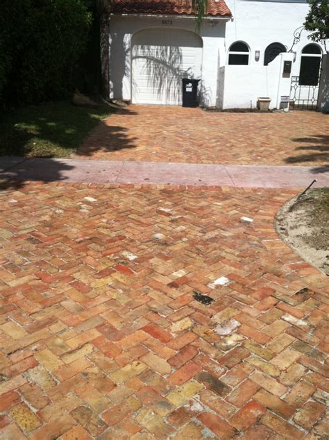 Old Chicago Brick Pavers Miami | Chicago Brick Driveway | Cricket Pavers