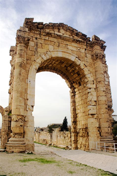 File:Tyre Triumphal Arch.jpg - Wikipedia, the free encyclopedia