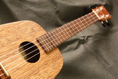 Now sold - Pineapple tenor ukulele - TinGuitar.com