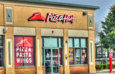 11 Best Pizza Hut Chicken Wing Flavors