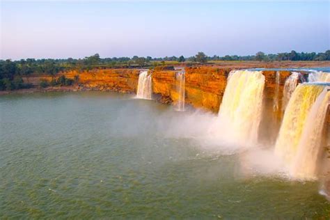 Chitrakoot waterfall tourist info near Jagdalpur in Chhattisgarh state