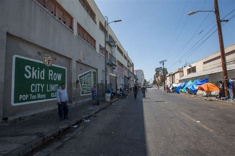 Skid Row doesn’t have nearly enough restrooms - Curbed LA