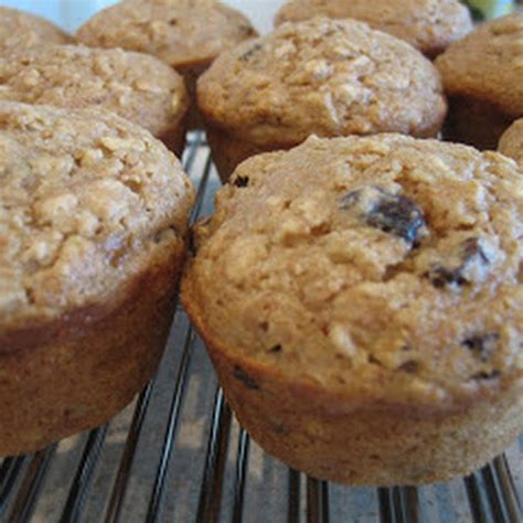 Applesauce Oatmeal Muffins (from SparkRecipes)