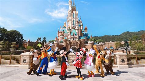 Hong Kong Disneyland: the ultimate guide to making magical memories ...