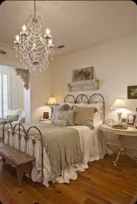 30 Shabby Chic Bedroom Ideas - Decor and Furniture for Shabby Chic Bedroom 2022