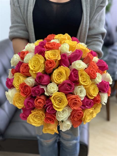 100 Mixed Roses Bouquet in Miami , FL | Luxury Flowers Miami