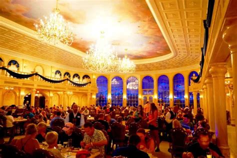 Best Magic Kingdom Restaurants - Pros and Cons (and Tips!) - Urban Tastebud Disney