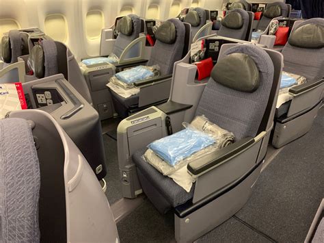 Review: United Airlines 767-400ER Business Class - Live and Let's Fly