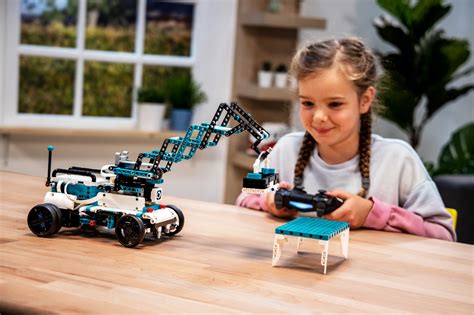 LEGO Mindstorms 51515 Robot Inventor Kit Has 949-Pieces, Lets You Build Five Different Robots ...