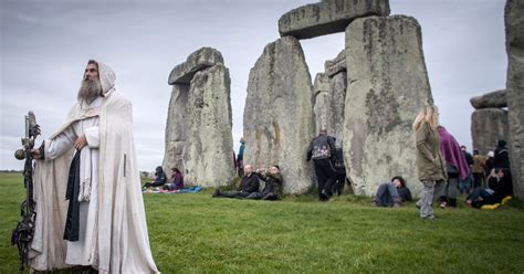 Druids and pagans gather at Stonehenge for fall equinox