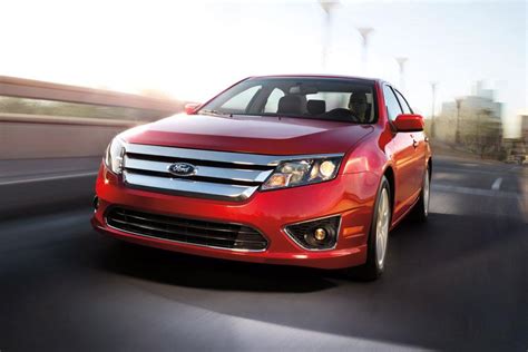 2012 Ford Fusion Hybrid Specs, Price, MPG & Reviews | Cars.com