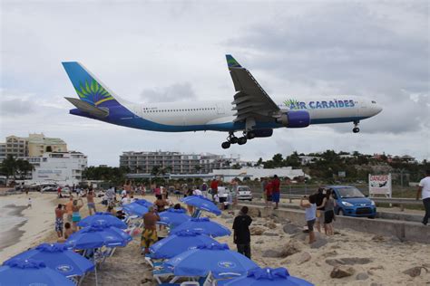 St. Maarten Princess Juliana International Airport SXM...mind your head :-D | Airports terminal ...