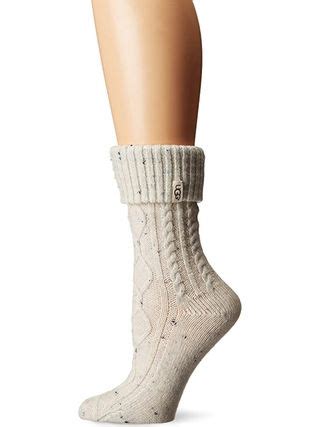 The Best Winter Socks, According to Amazon Reviews | Who What Wear