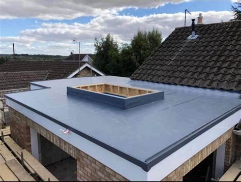 Best Flat Roof Materials For 2020: Installation Costs, Pros & Cons ...