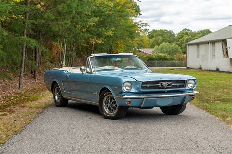 1965 Ford Mustang Convertible | Paramount Classic Cars & Trucks