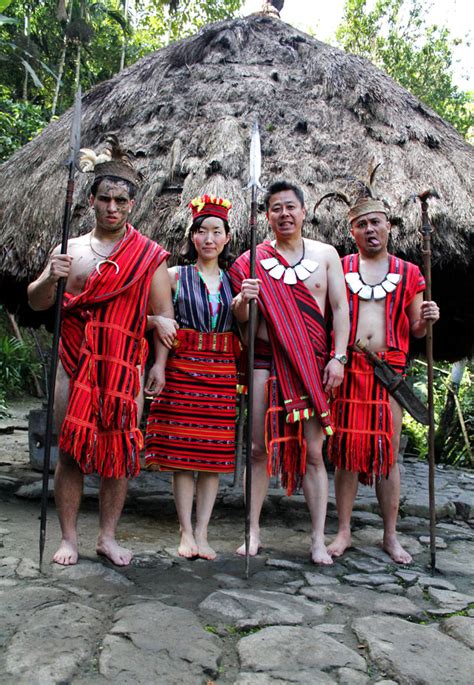 Sleep & Dress like an Ifugao at Ramon’s Native Homestay in Batad, Banaue, Ifugao | Will Fly for Food