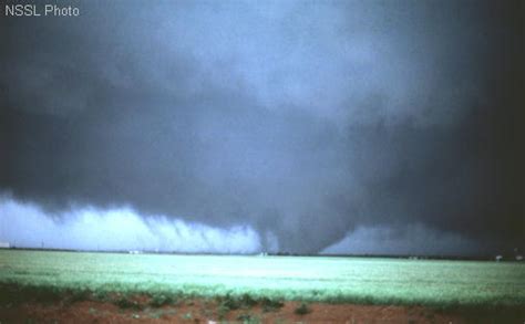 File:Altus Oklahoma Tornado.jpg - Wikimedia Commons