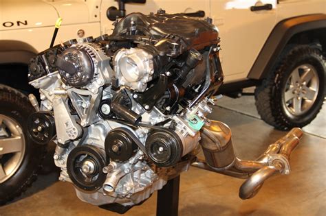 Squeezing the Pentastar V6 into the Jeep Wrangler | jeepfan.com