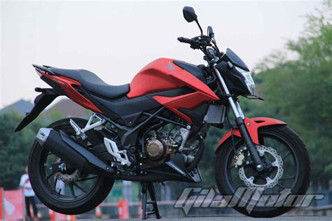 Ini Perbedaan New Honda CB150R StreetFire Baru | Gilamotor