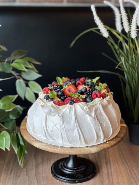 Pavlova Cake • Malina Bakery Ukrainian Food & Cakes