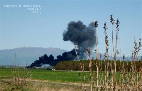 MiG-29 crashes during Bulgarian - US Air Force exercise: a dramatic photo sequence shows the ...