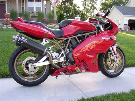 2001 Ducati 750 Supersport - Moto.ZombDrive.COM