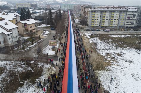 Serbs in Bosnia-Herzegovina celebrate banned statehood day | Daily Sabah