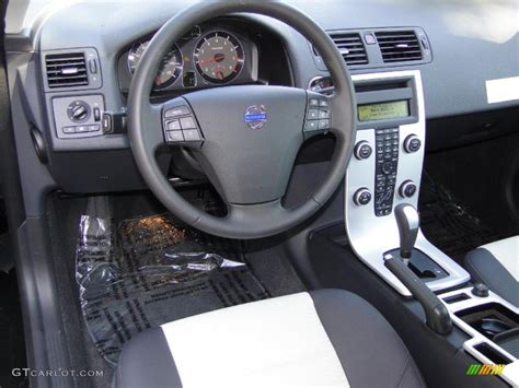 2011 Volvo C30 T5 interior Photo #38538635 | GTCarLot.com