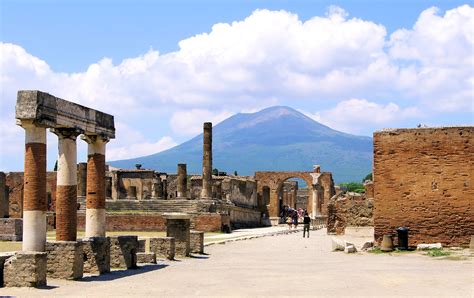 Why Pompeii Should Be On Your Italy Bucket List - Italy Perfect Travel Blog - Italy Perfect ...