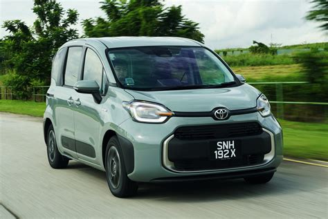 2022 Toyota Sienta Hybrid Review: Little League MVP - Online Car Marketplace for Used & New Cars