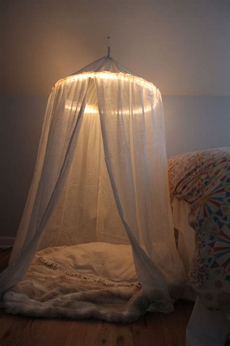 DIY Canopy Beds Bring Magic To Your Home