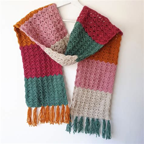 18 Easy Crochet Scarf Patterns to Make Today - EasyCrochet.com