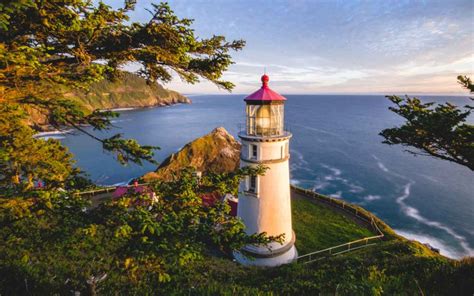 11 Oregon Lighthouses & The Adventures Nearby