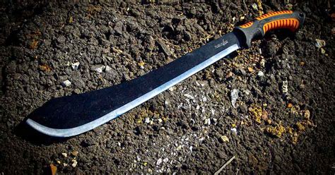 How Sharp Should a Machete Be? - KnifeUp