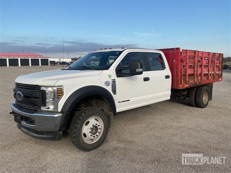 2018 Ford F-550 4x4 Flatbed Truck in Lima, Ohio, United States (TruckPlanet Item #10709861)